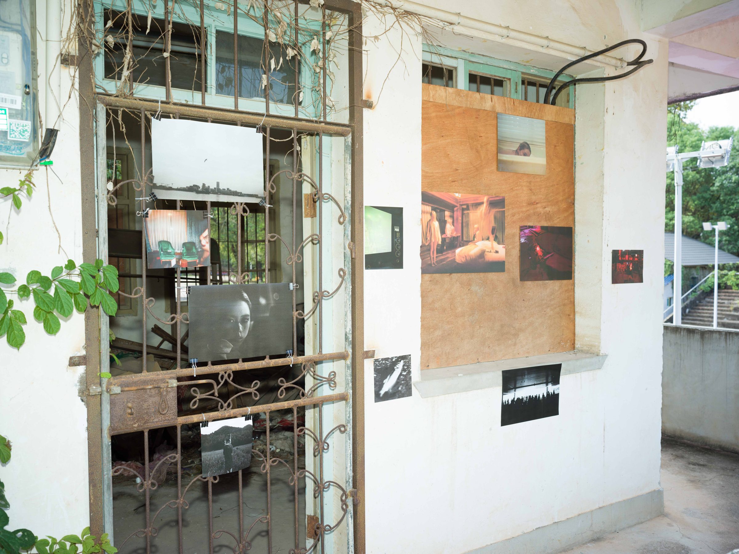 Between What We See and What We Know, installation view 2